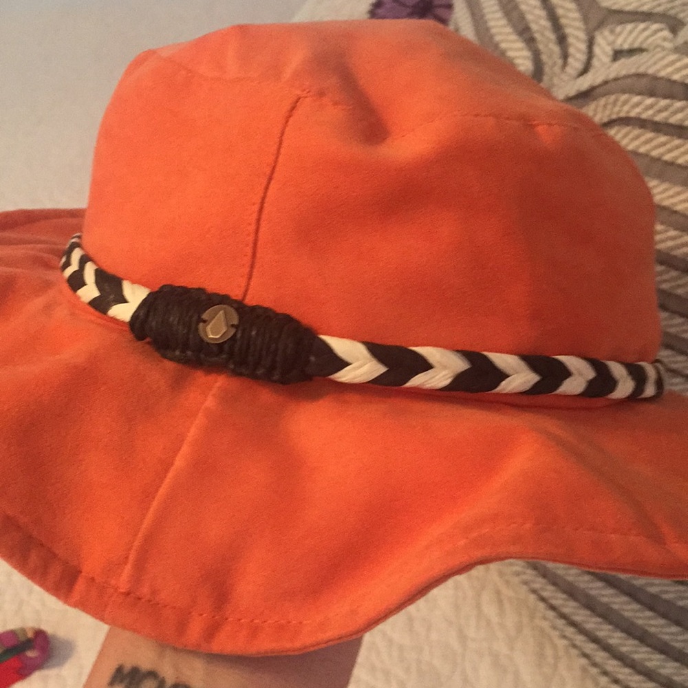 Orange Volcom hat - Picture 2 of 3